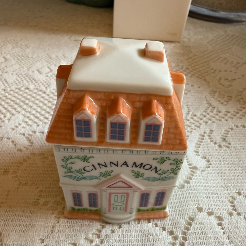 Cinnamon House Ceramic Container Lenox spice village